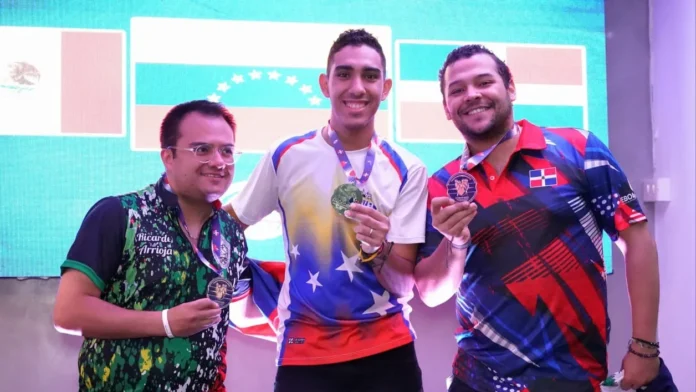 Gregory Morín Jr. gana bronce en boliche.