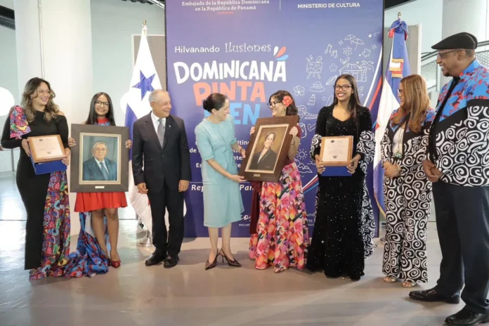 Exposición infantil Dominicana Pinta Bien en Panamá