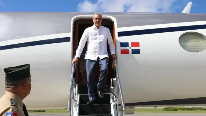 Luis Abinader regresa a Santo Domingo.