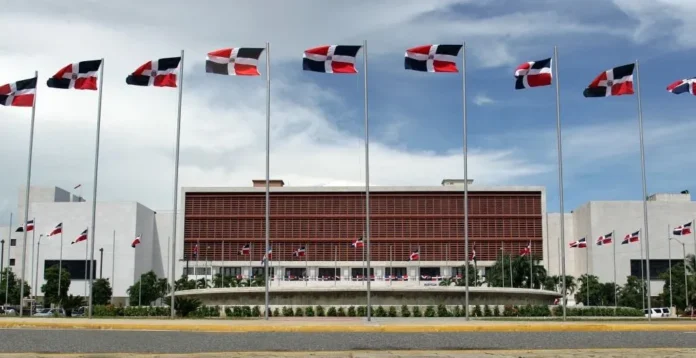 Diputados apoyan reducción de cotizaciones para pensiones.