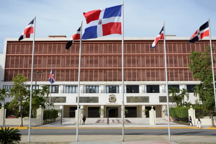Diputados apoyan a la JCE en financiamiento.