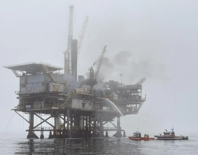 Explosión en plataforma petrolera en California