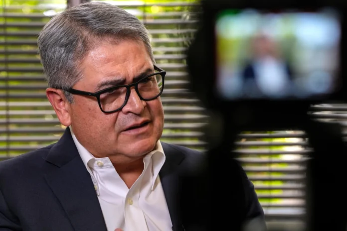Juan Orlando Hernández niega acuerdos con Trump