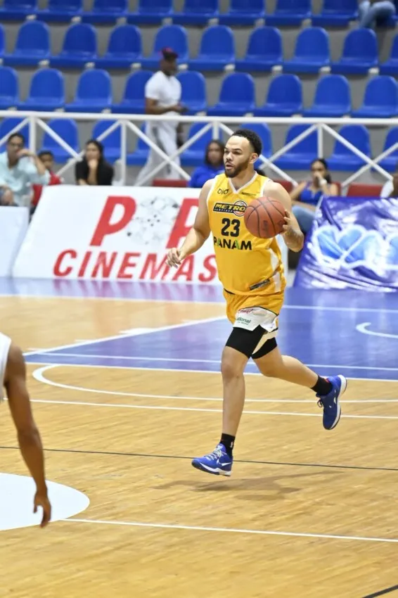Metros de Santiago celebran victoria en LNB.