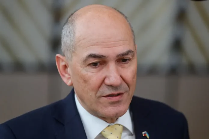 Janez Jansa asume poder en Eslovenia.