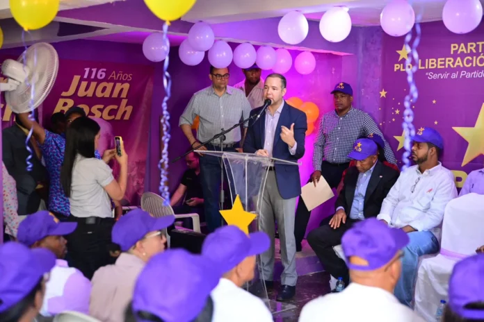 Johnny Pujols denuncia recorte a partidos políticos