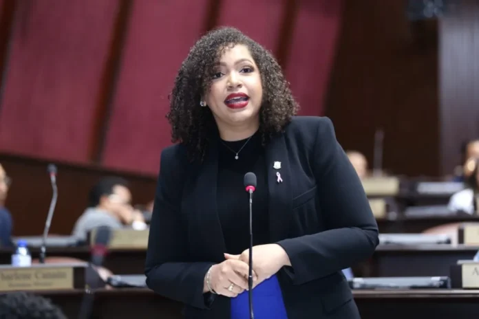 Juliana O’Neal solicita Ley de Alimentación Escolar