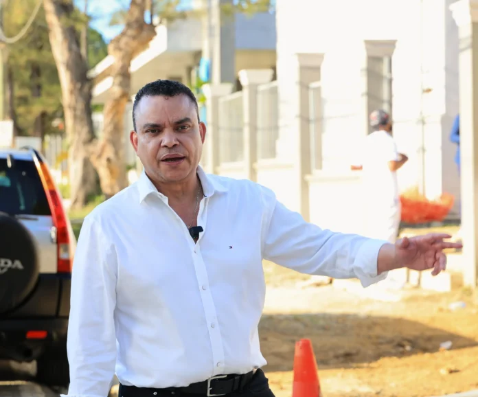 Director del SNS supervisa hospital en Jarabacoa