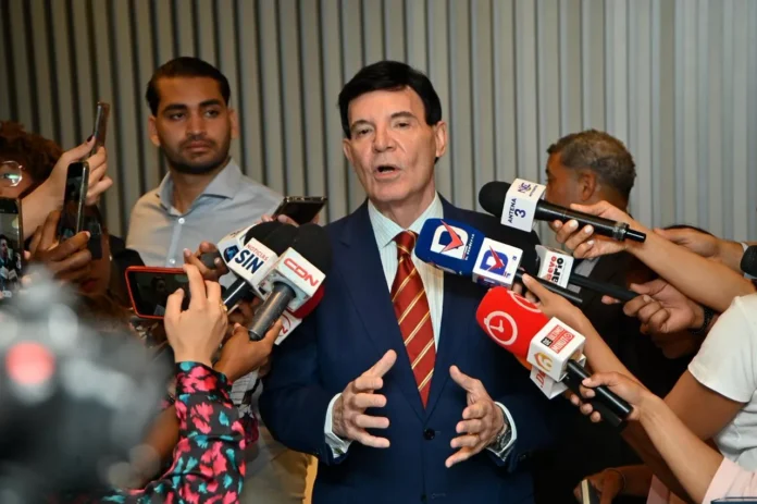 Julio Virgilio Brache apoya minería responsable.