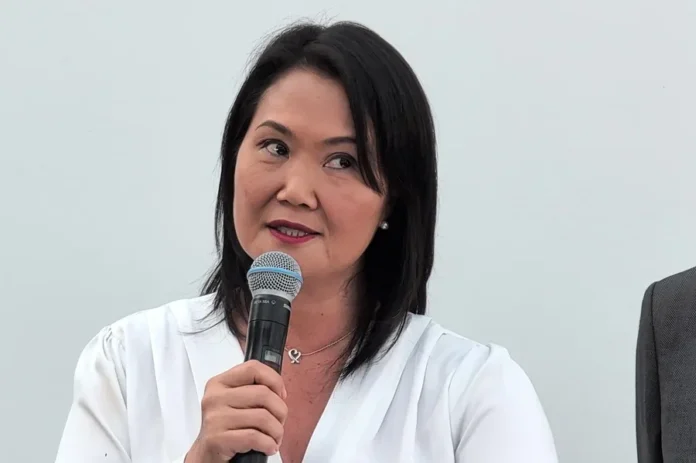Keiko Fujimori llama a defender democracia peruana