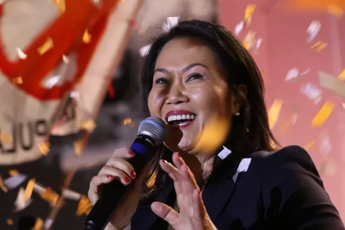 Keiko Fujimori en campaña electoral por Perú.