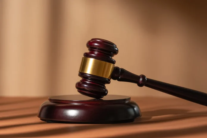 Mujer condenada por ofender religión en Rusia