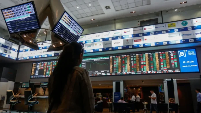 Bolsa de São Paulo cierra en baja.