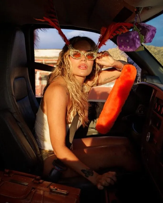 Karol G anuncia nuevas fechas de Tropitour.