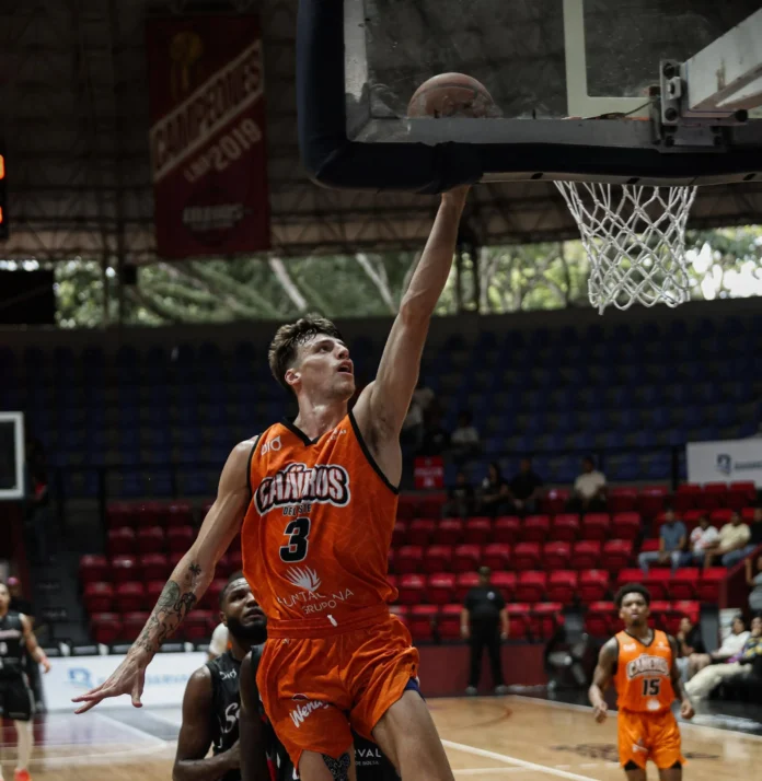 Cañeros celebran victoria sobre Gigantes 105-100