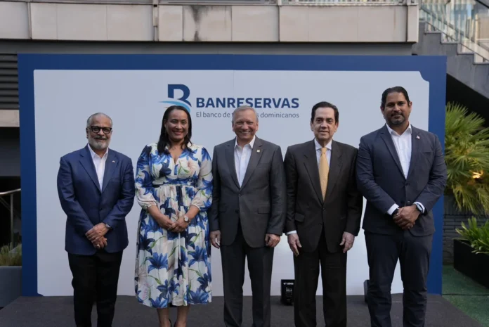 Cóctel de Banreservas en Madrid para dominicanos