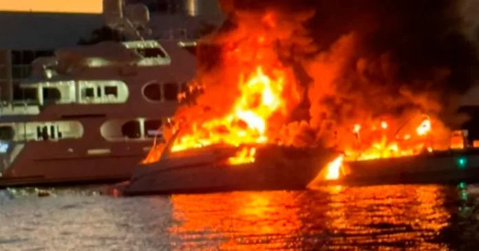 Explosión de embarcación en Miami Beach.