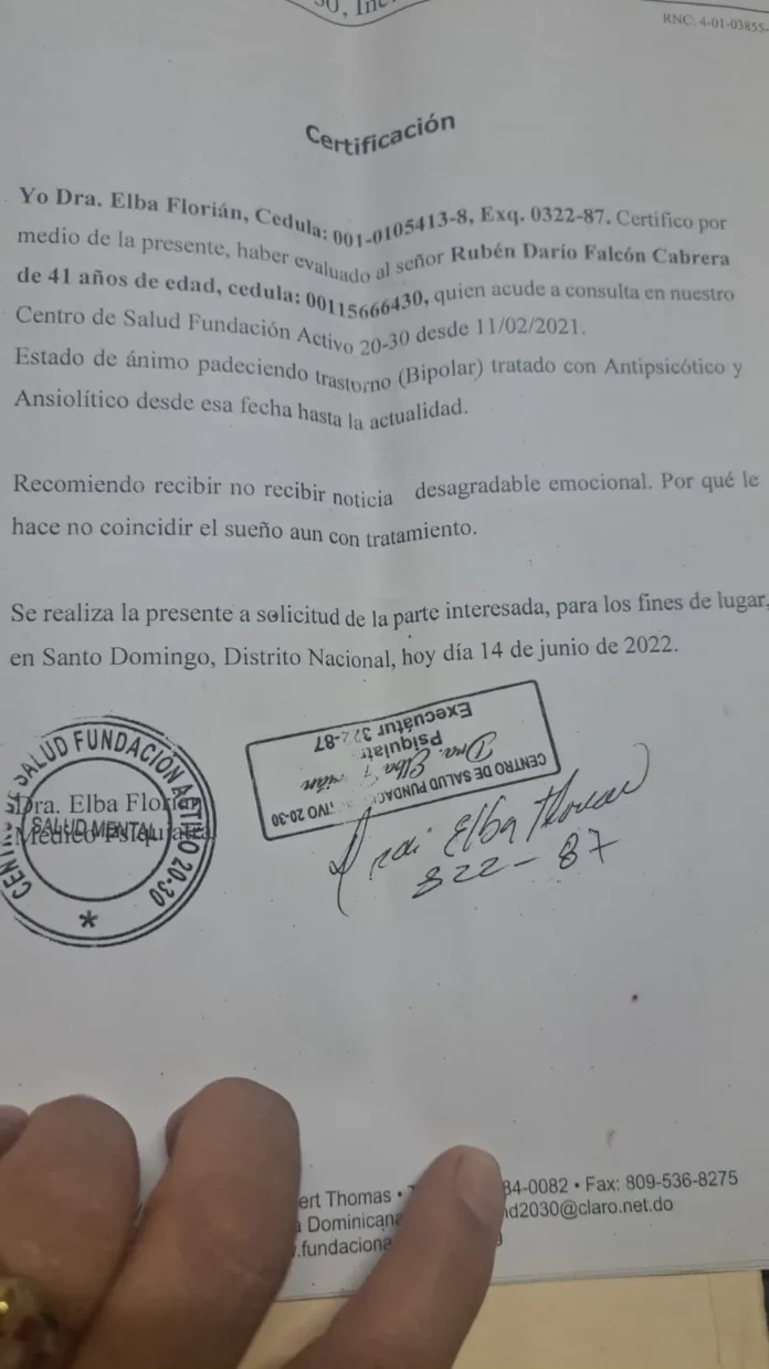 Madre defiende a Rubén Falcón por trastornos.