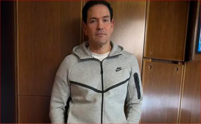 Marco Rubio en avión con ropa de Maduro.