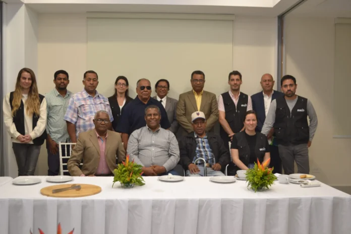 Diálogo sobre proyecto energético en Manzanillo.