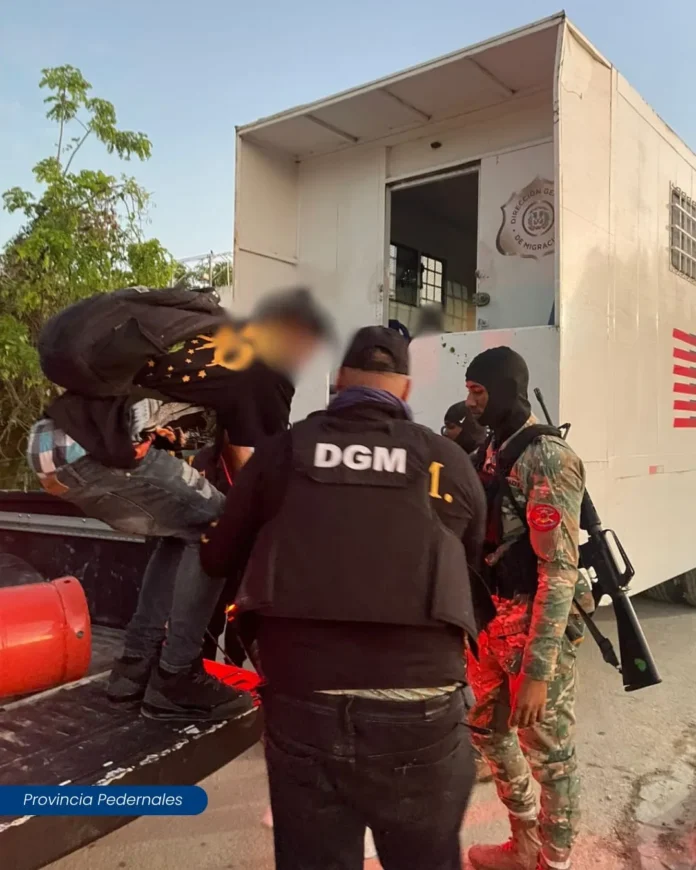 Detención de indocumentados en operativos migratorios