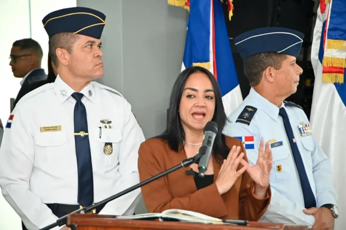 Faride Raful presenta sistema para celulares robados.