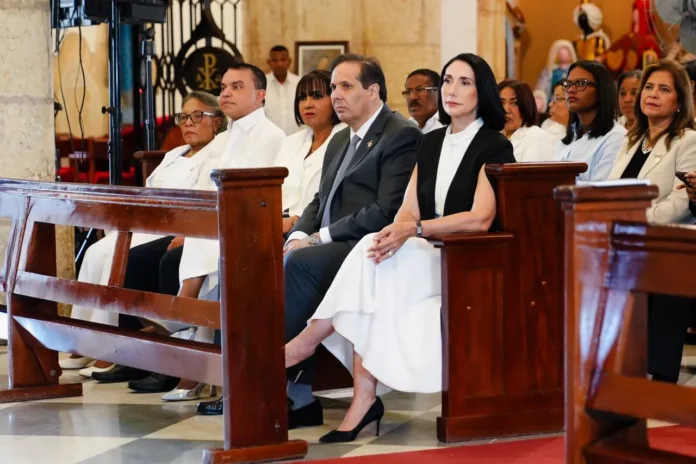 Ministro de Salud nombra enfermeras fijas.