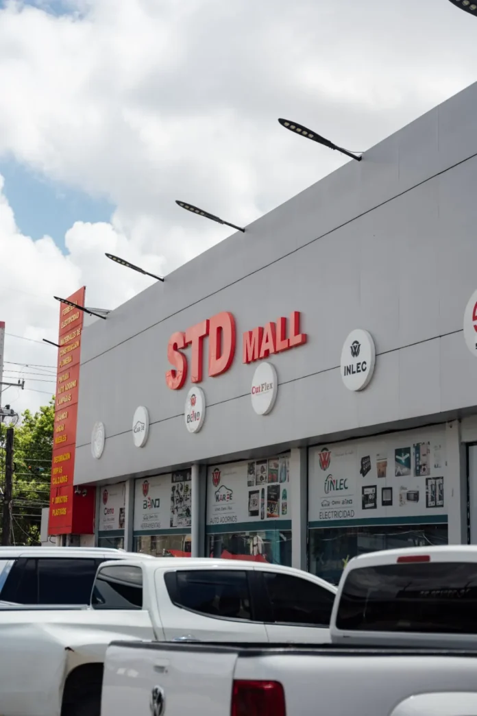 Reapertura de STD Mall en Santo Domingo.