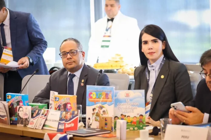 Magistrados dominicanos en conferencia de Brasil.