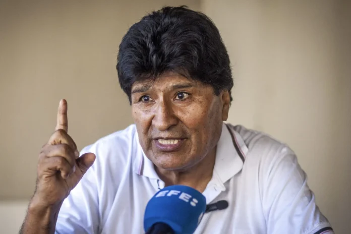 Evo Morales enfrenta orden de captura judicial.