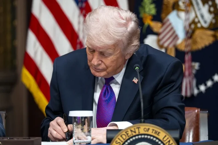 Tribunal de EE.UU. bloquea arancel de Trump