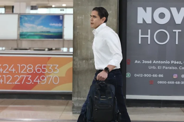 Lester Toledo regresa a Venezuela tras exilio.