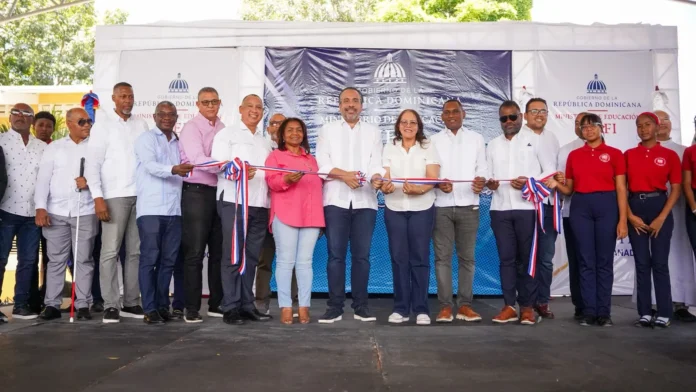 Inauguración de polideportivo en San Juan.