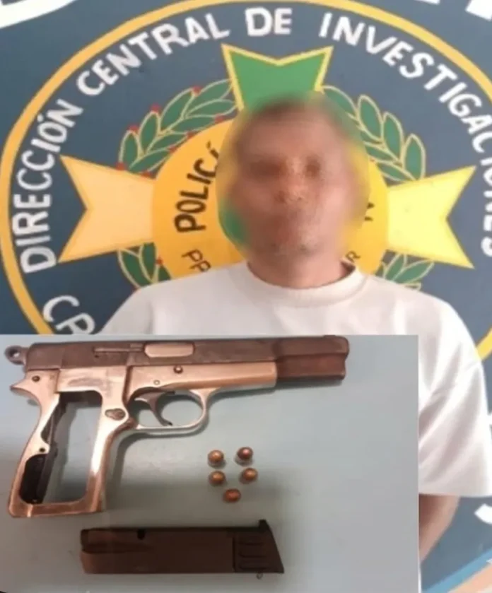 Detención de hombre con arma ilegal.