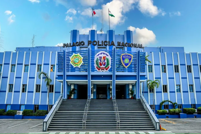 Policía arresta 112 personas en operativos.