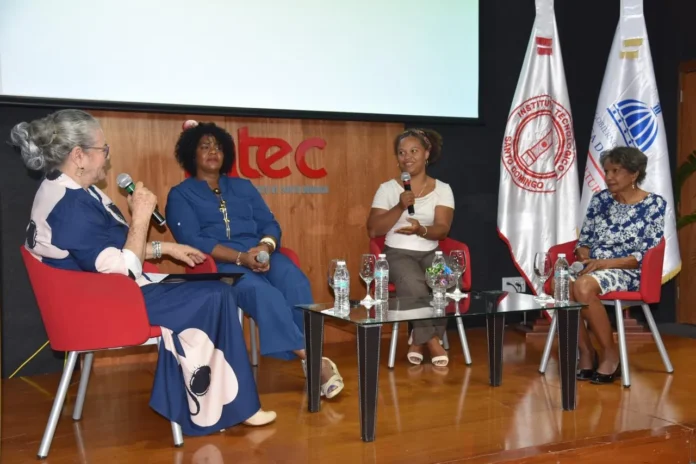Panel sobre liderazgo femenino en agricultura.