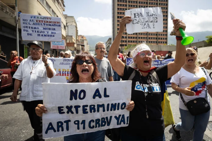 Protesta de jubilados por salarios dignos.