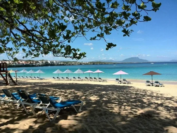 Sosúa protesta contra restricción en playas.