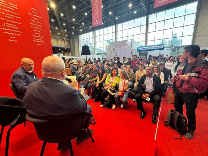 Presentación del poemario Ojo de madera.
