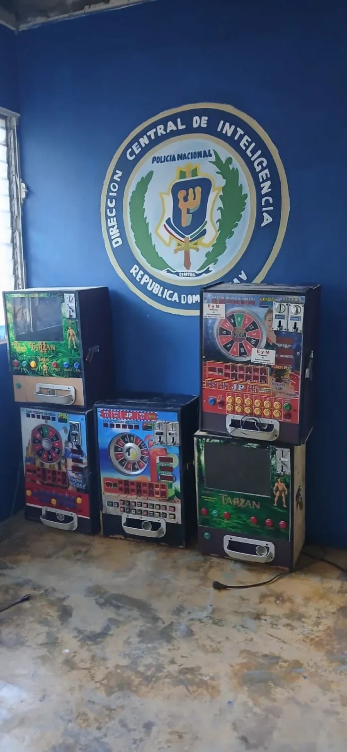Policía ocupa máquinas tragamonedas ilegales en SDN