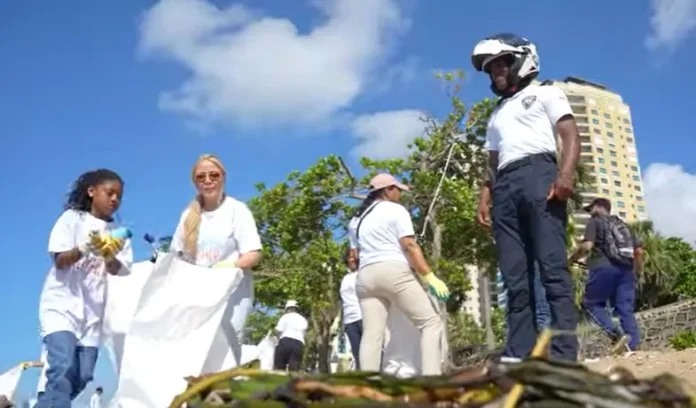 Jornada de limpieza en el Malecón.