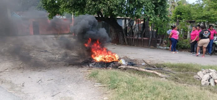 Protesta comunitaria contra contaminación en Barahona.