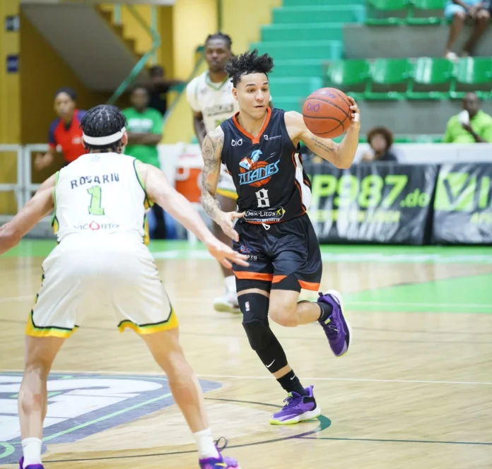 Richard Bautista lidera victoria Titanes LNB