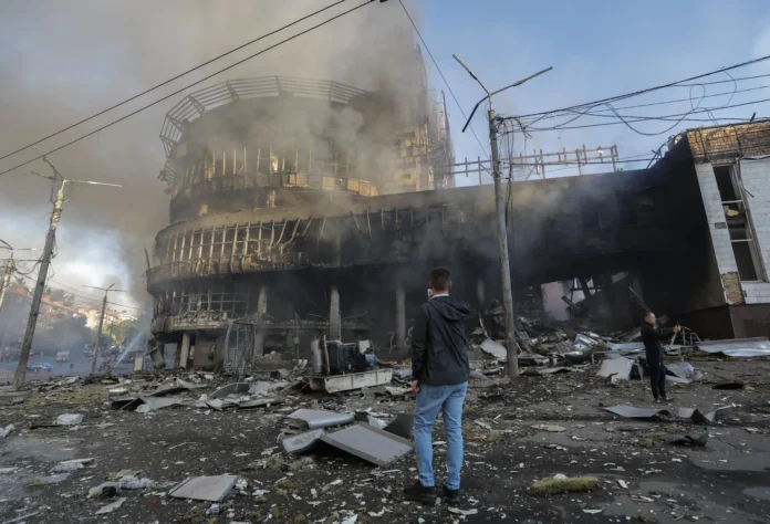 Bombardeos rusos en instalaciones militares de Kiev