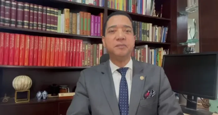Yépez Suncar discute derecho al olvido.