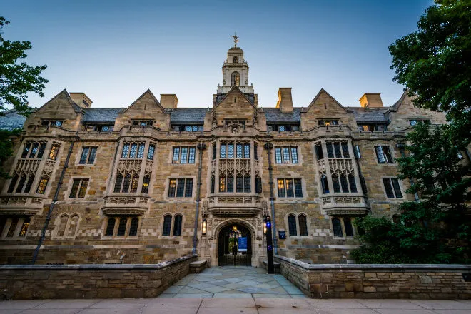 Gobierno de Trump acusa a Yale de discriminación