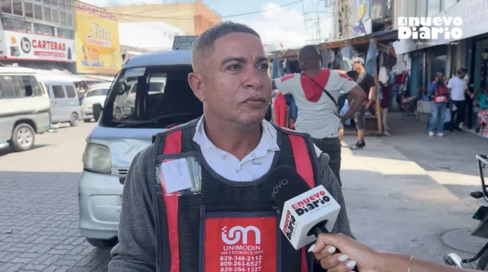 Motoristas protestan contra cascos obligatorios.