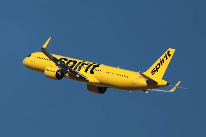 Extrabajadores de Spirit Airlines demandan por impago.