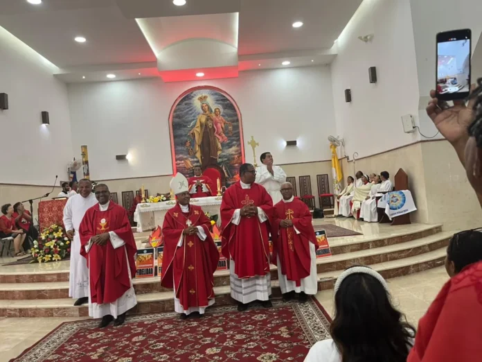 Monseñor Ruiz en encuentro de Pentecostés.