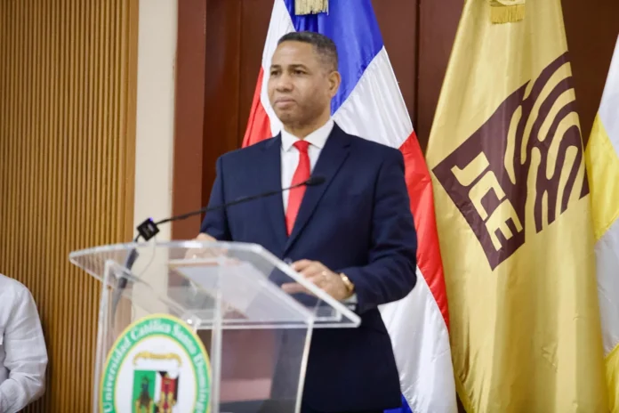 Nueva cédula garantiza avance del Estado dominicano